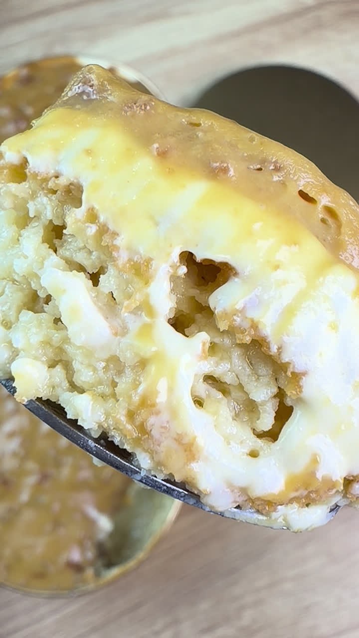 Interior de un Crunch Cake Keto de arequipe